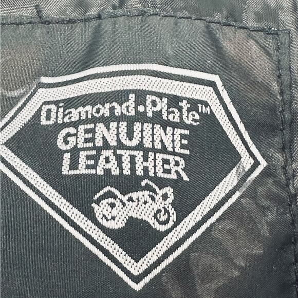 DIAMOND PLATE GENUINE LEATHER BIKER VEST SNAPS LACED SIDES 8 UNIQUE  PATCHES SML - Picture 10 of 14